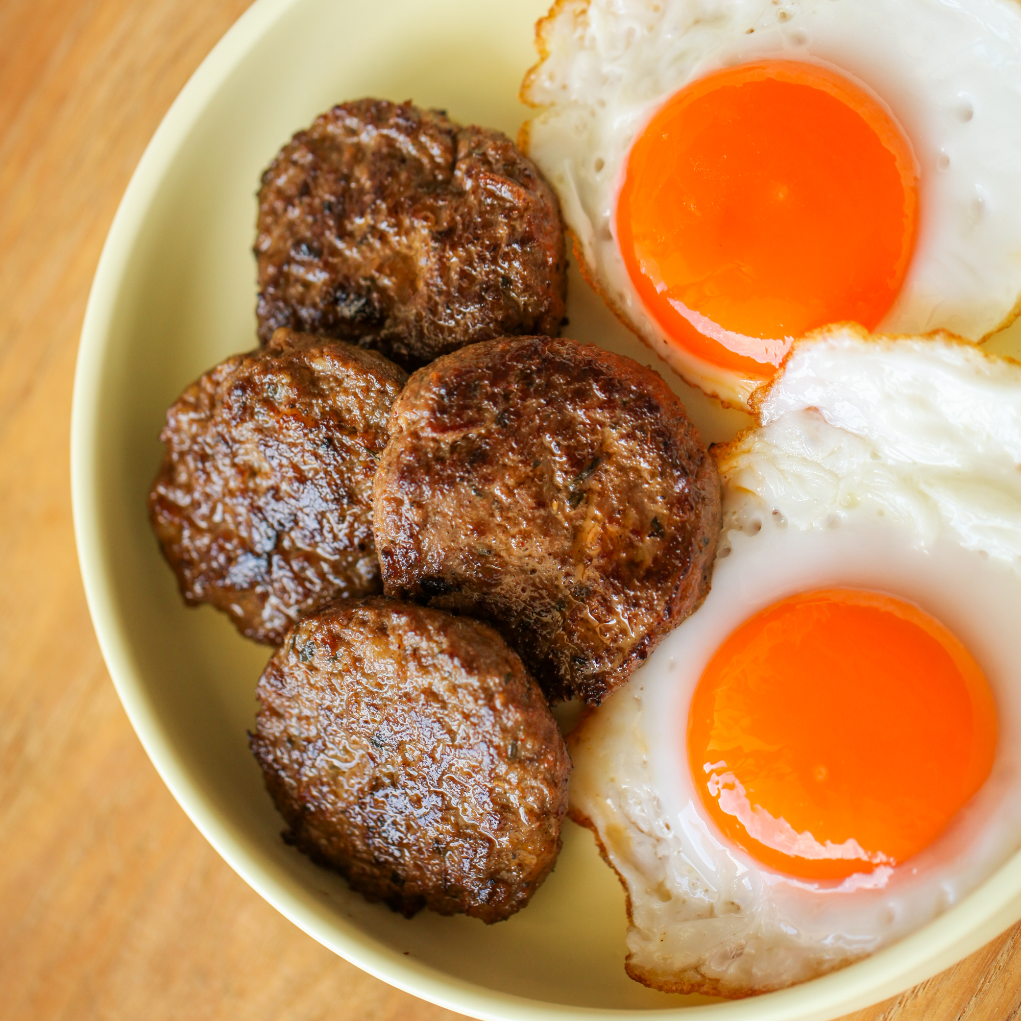 Maple American-style beef sausage breakfast patties
